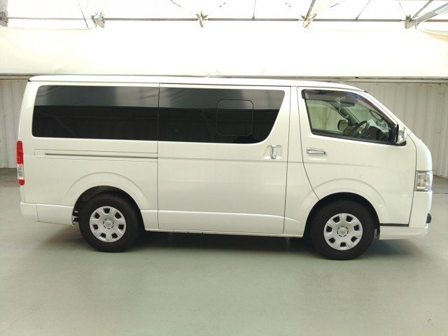 
								TOYOTA REGIUSACE full									