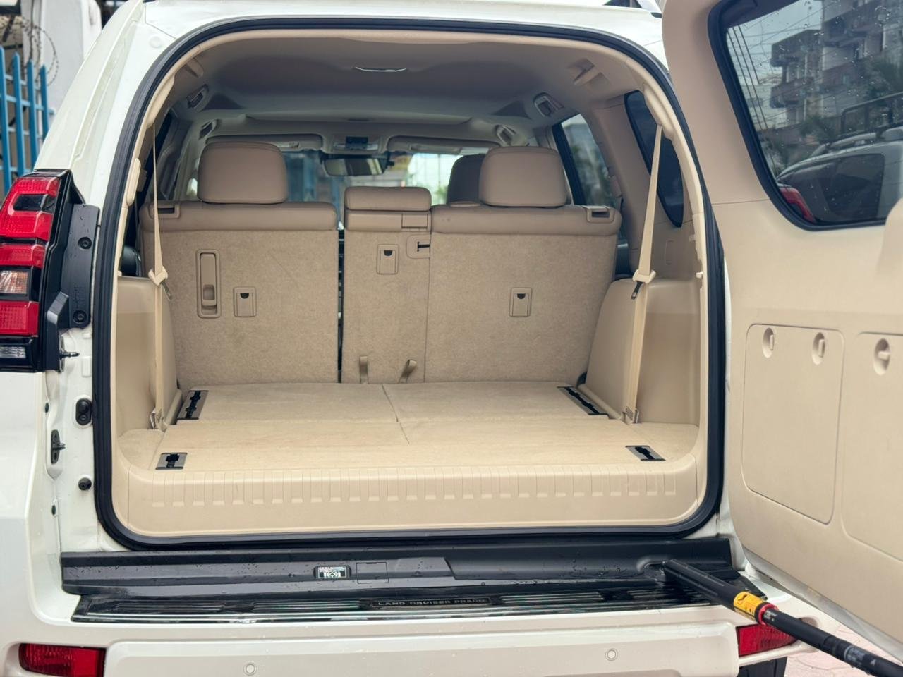
								TOYOTA PRADO full									