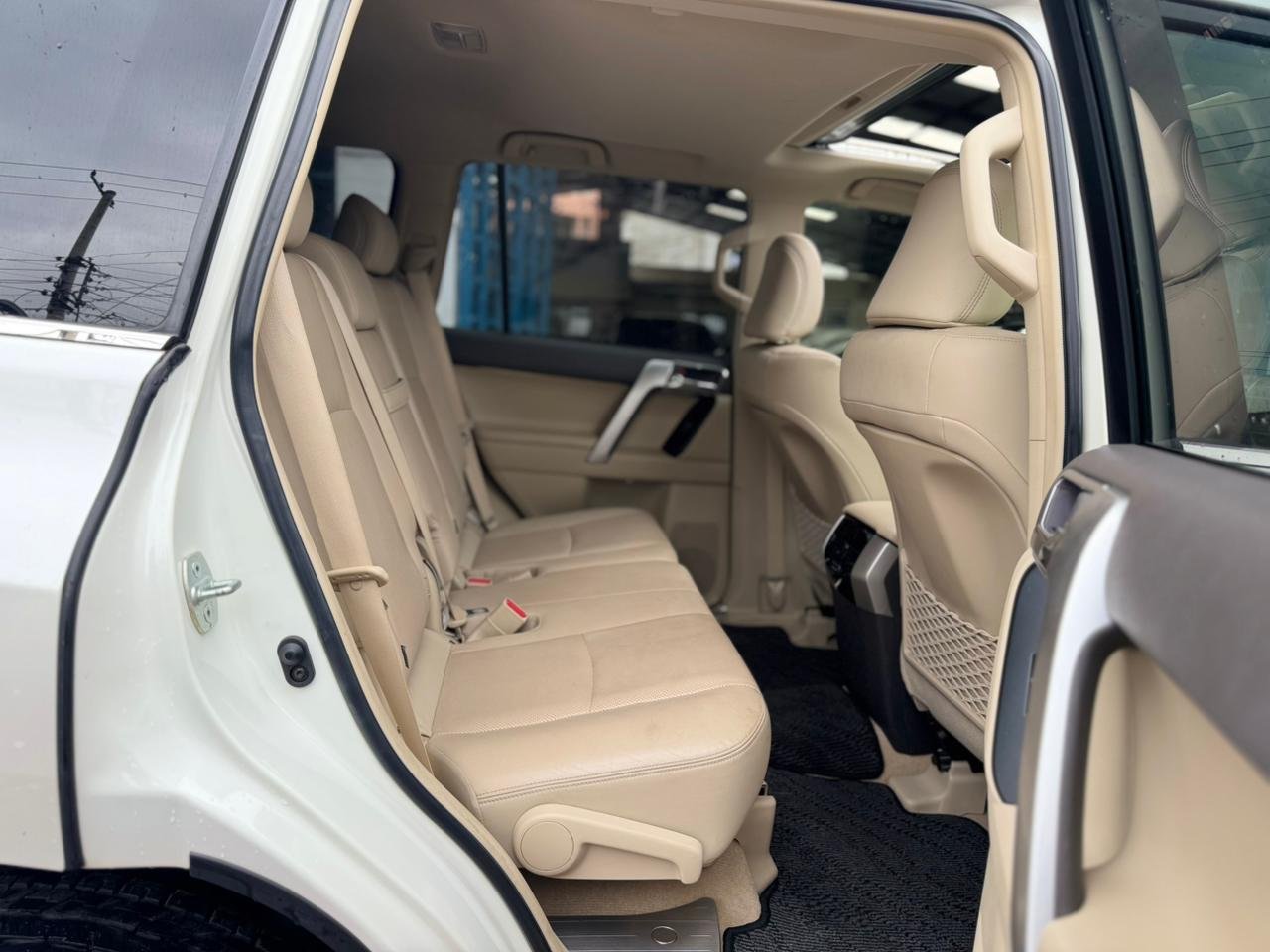 
								TOYOTA PRADO full									