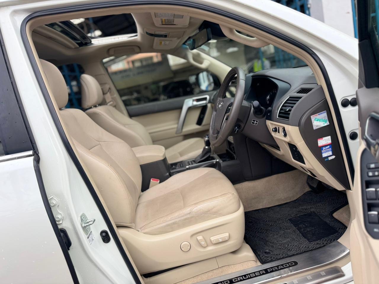 
								TOYOTA PRADO full									