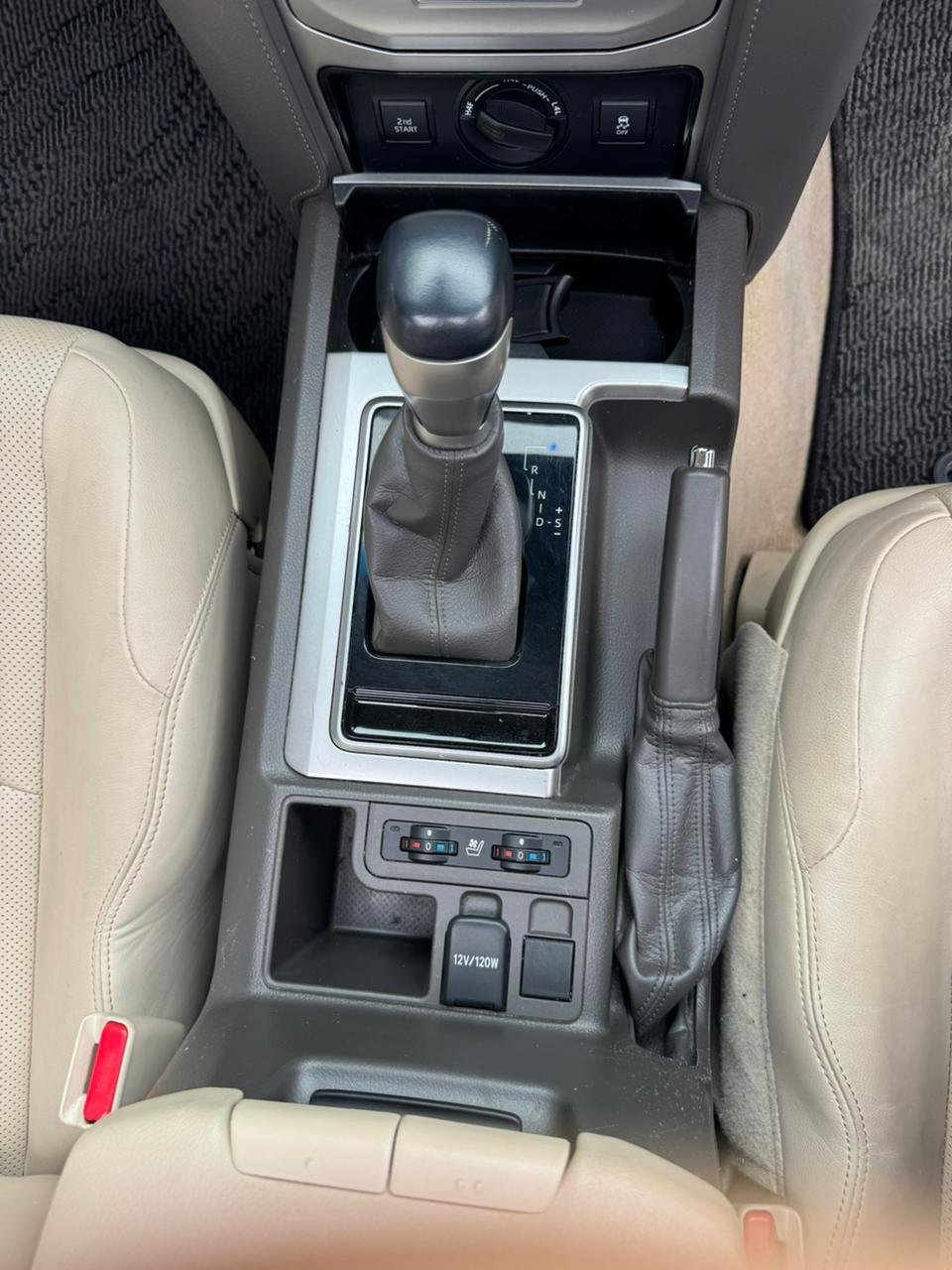 
								TOYOTA PRADO full									