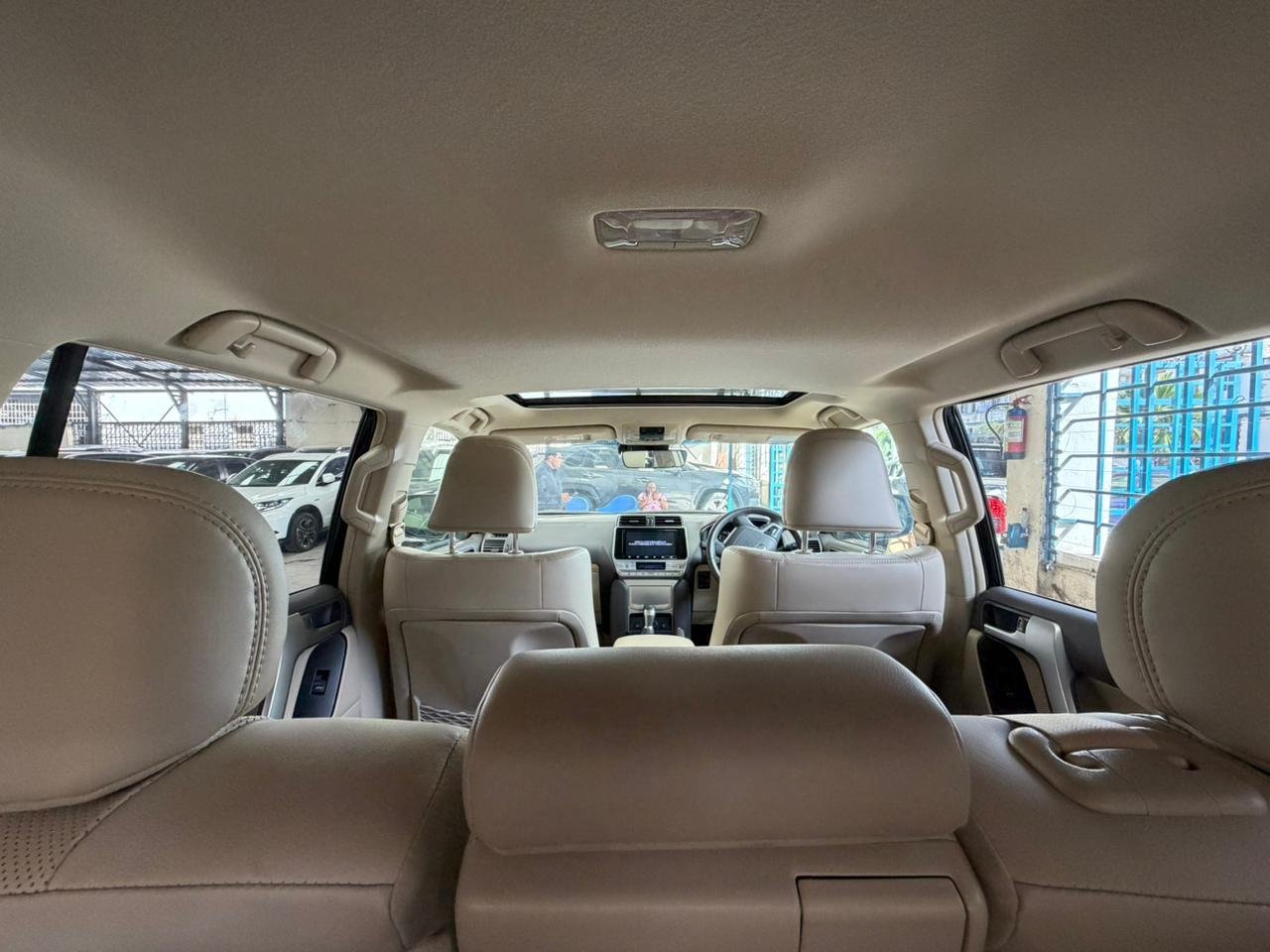 
								TOYOTA PRADO full									