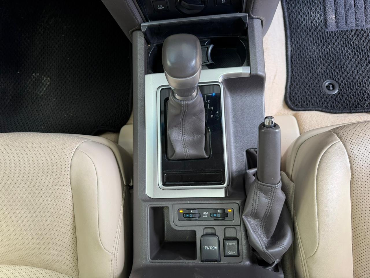 
								TOYOTA PRADO full									