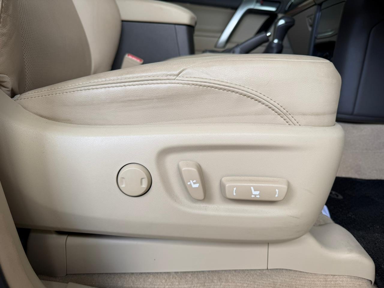 
								TOYOTA PRADO full									