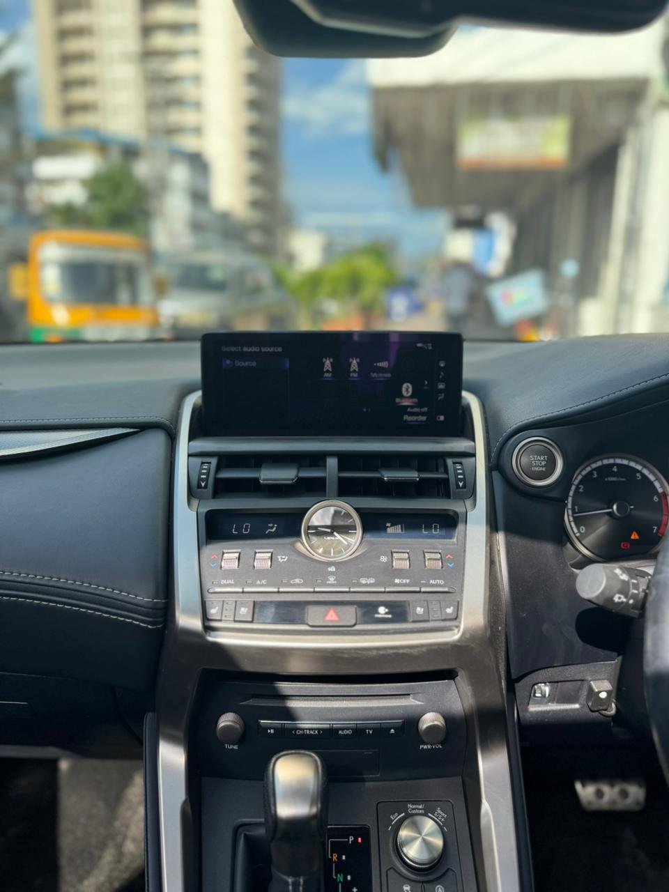 
								LEXUS NX300 full									