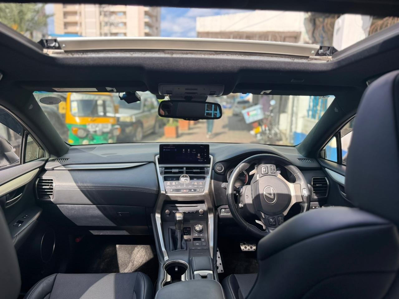 
								LEXUS NX300 full									