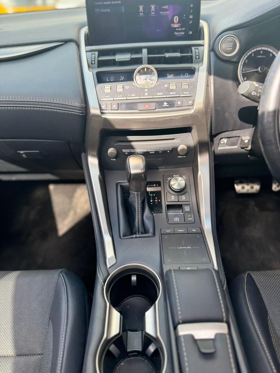 
								LEXUS NX300 full									