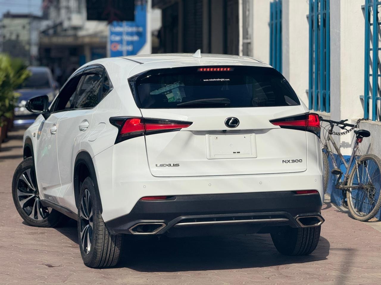 
								LEXUS NX300 full									