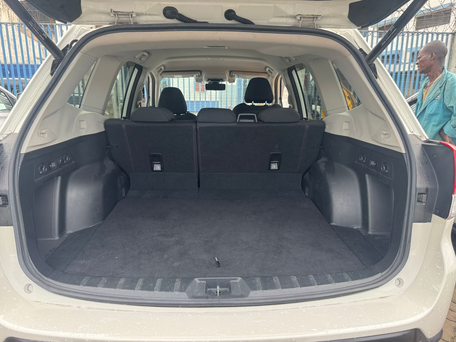 
								SUBARU FORESTER full									
