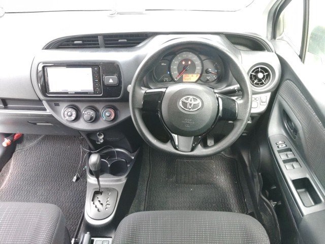
								TOYOTA VITZ full									