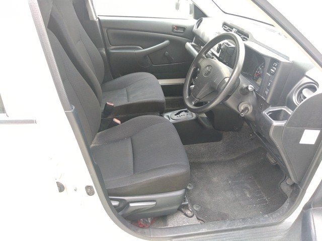 
								TOYOTA PROBOX full									