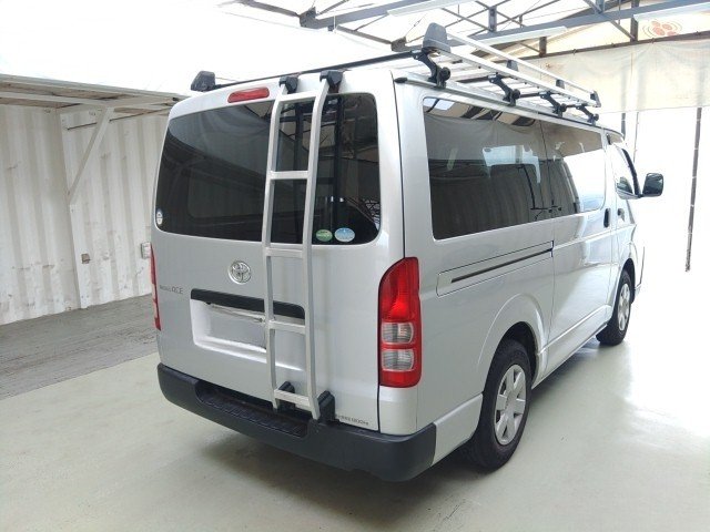 
								TOYOTA REGIUS ACE full									