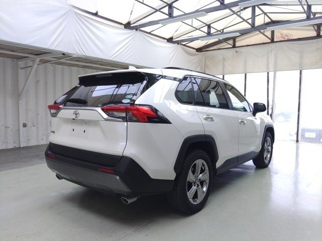 
								TOYOTA RAV4 full									