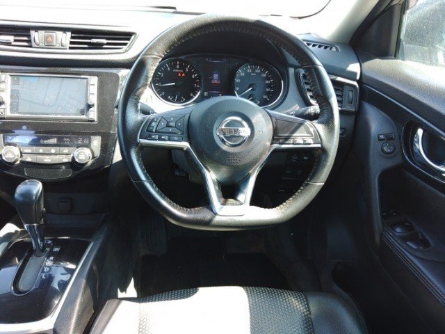 
								NISSAN XTRAIL full									