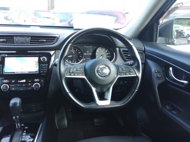 
								NISSAN XTRAIL full									