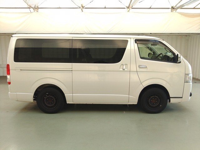 
								TOYOTA HIACE full									