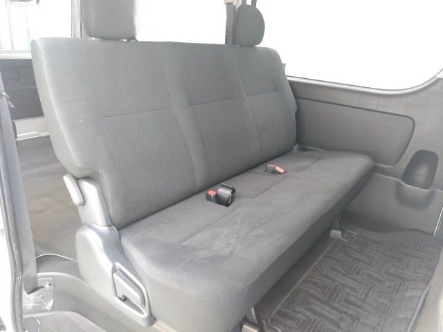 
								TOYOTA HIACE full									
