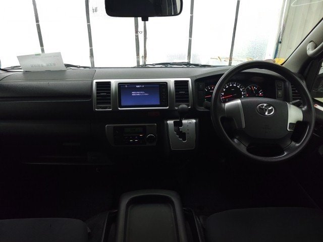 
								TOYOTA HIACE full									