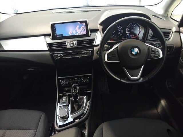 
								BMW 218i full									