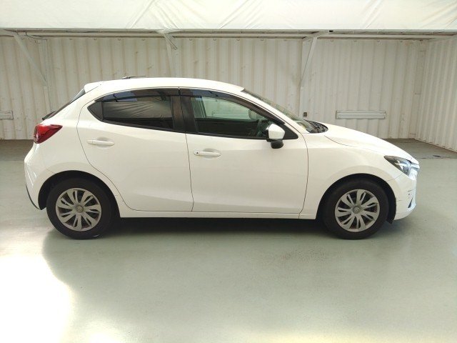 
								MAZDA 2 full									