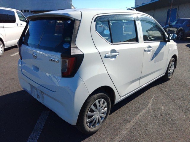 
								DAIHATSU MIRA full									