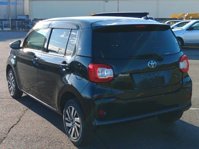 
								TOYOTA PASSO full									