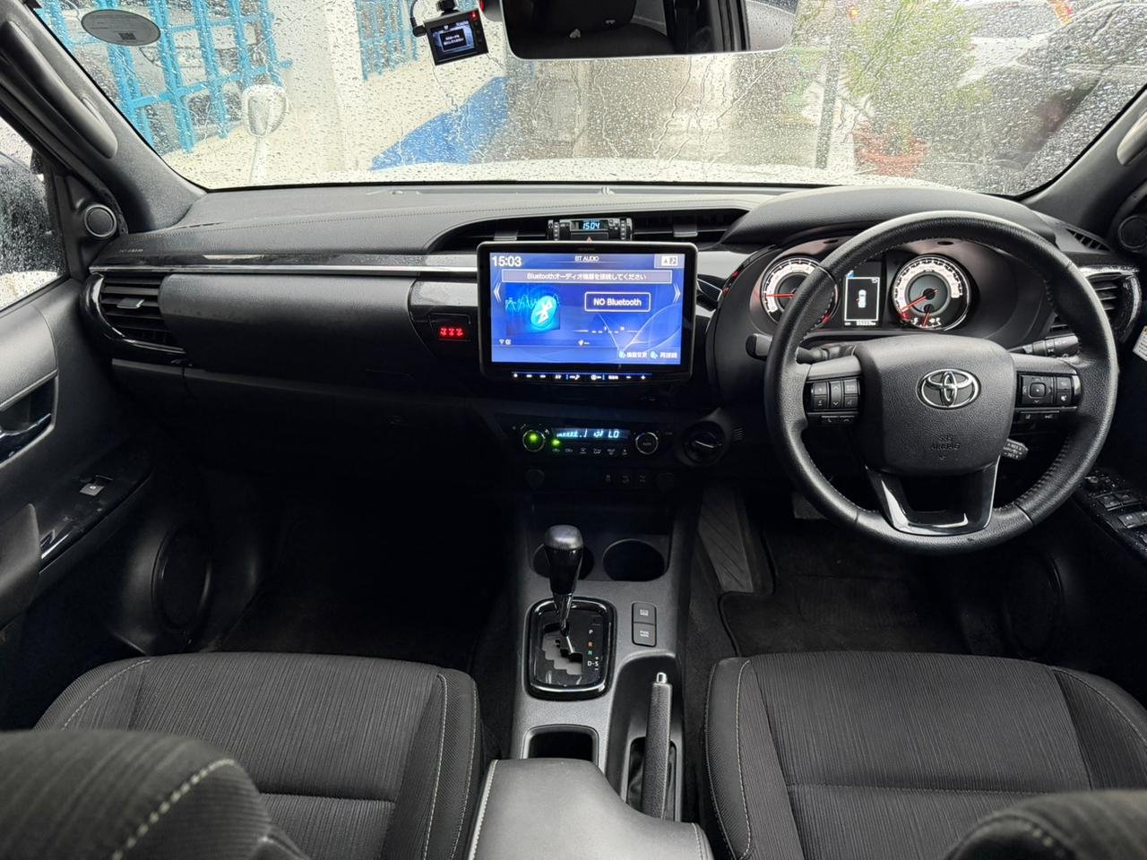 
								TOYOTA HILUX full									