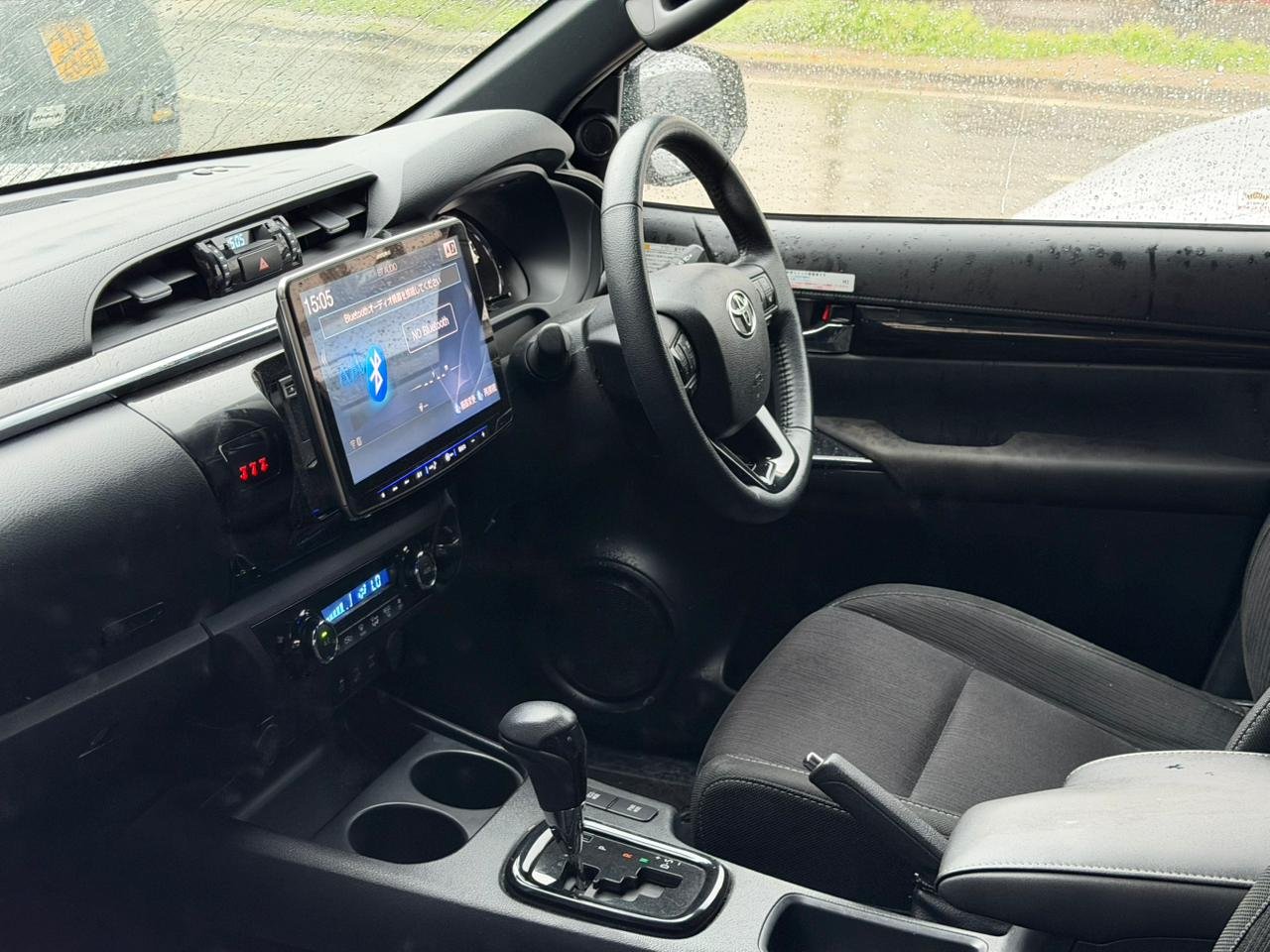 
								TOYOTA HILUX full									
