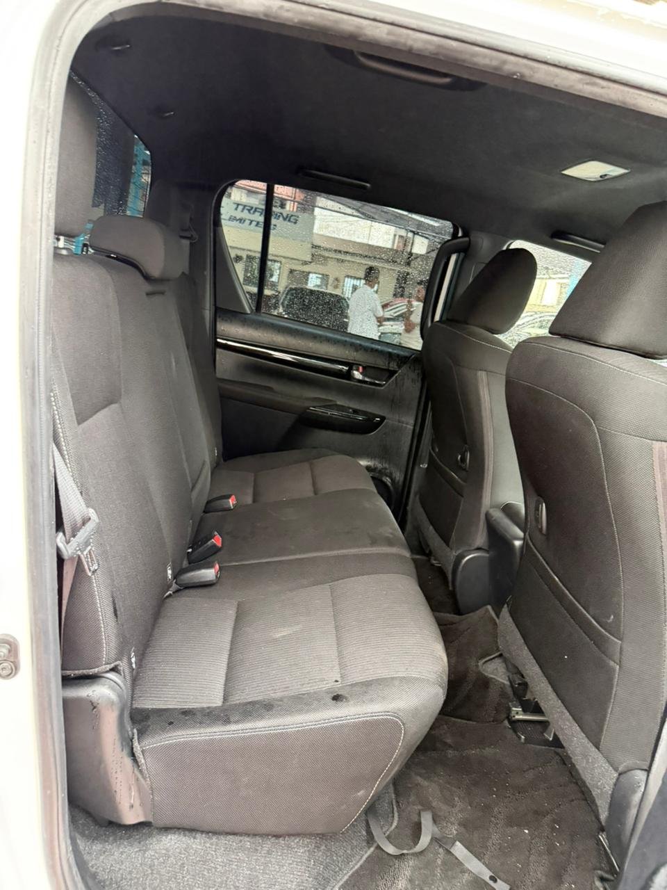 
								TOYOTA HILUX full									