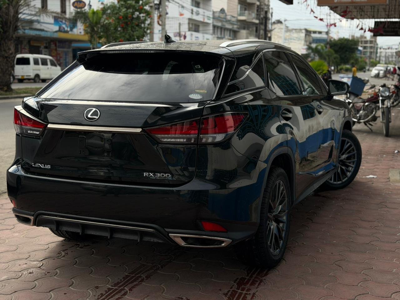 
								LEXUS RX300 full									