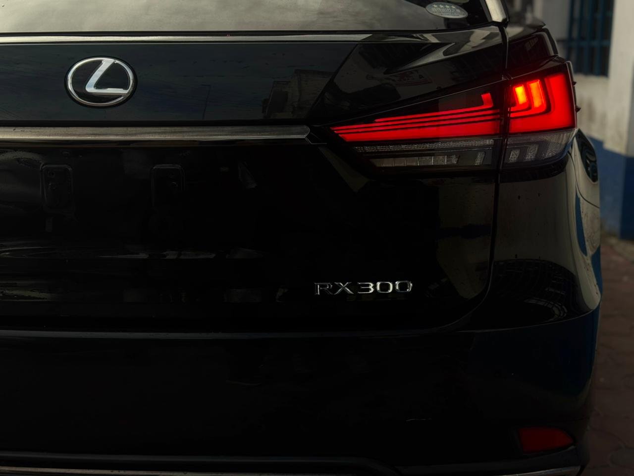 
								LEXUS RX300 full									