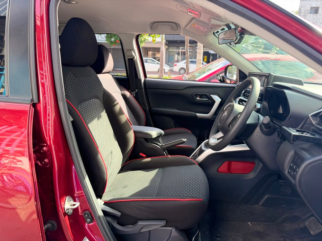 
								TOYOTA RAIZE full									