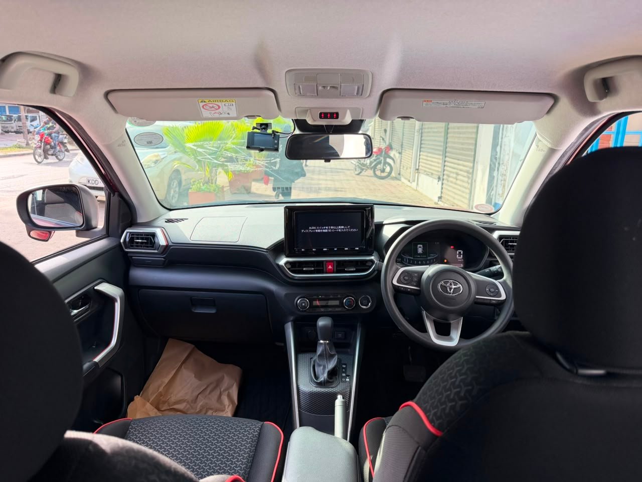 
								TOYOTA RAIZE full									