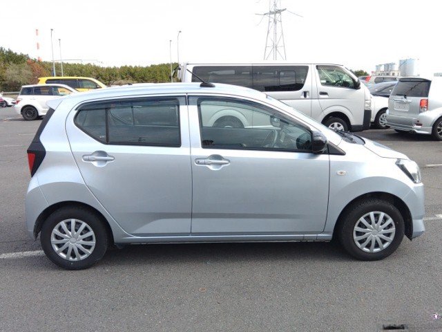 
								DAIHATSU MIRA full									