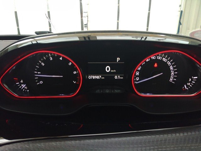 
								PEUGEOT 2008 full									