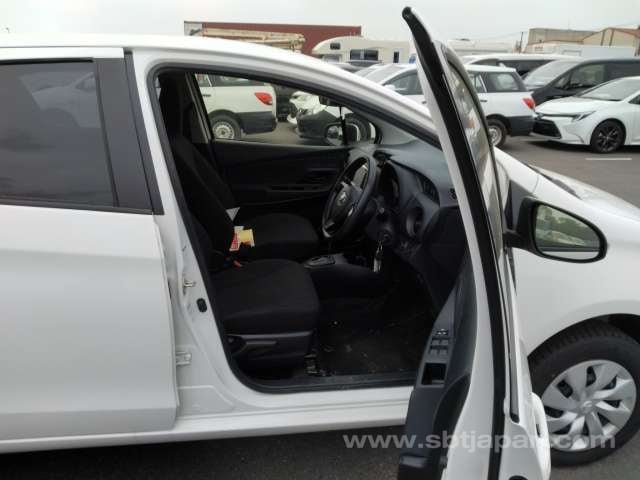 
								TOYOTA VITZ full									