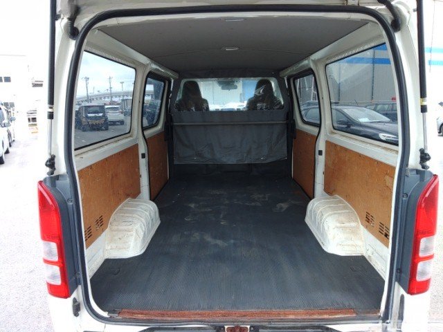 
								TOYOTA HIACE full									