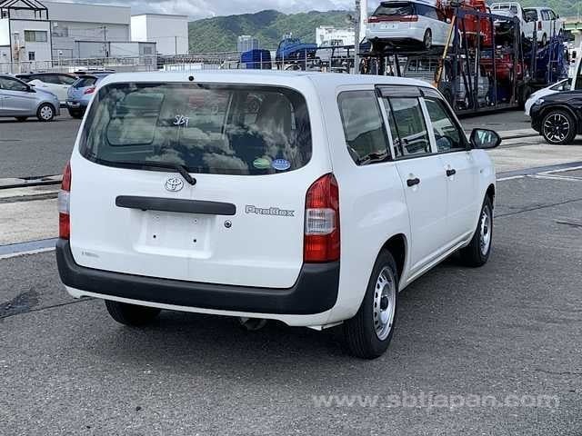 
								TOYOTA PROBOX full									