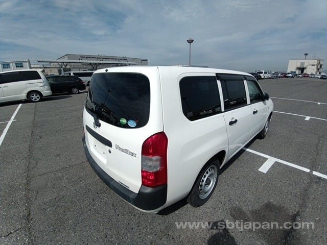 
								TOYOTA PROBOX full									