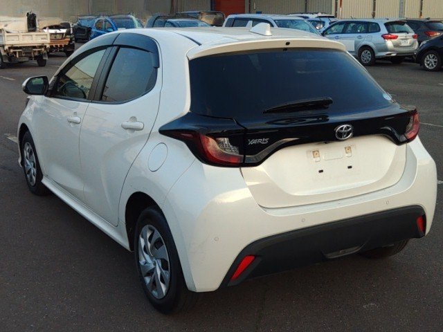 
								TOYOTA YARIS full									