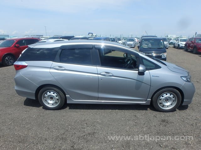 
								HONDA FIT SHUTTLE full									