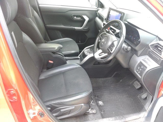 
								DAIHATSU ROCKY full									