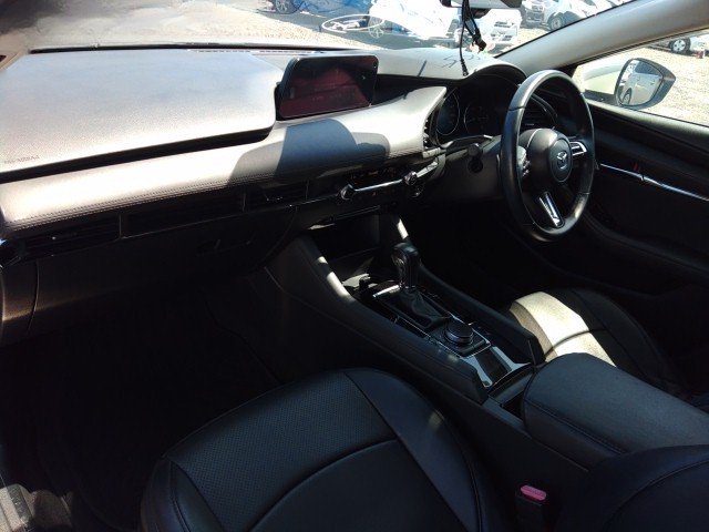 
								MAZDA 3 full									