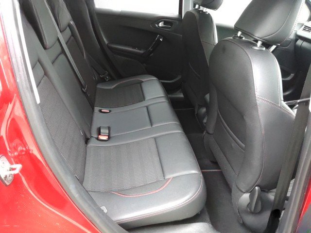 
								PEUGEOT 2008 full									