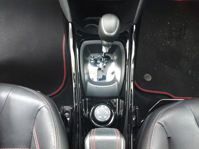 
								PEUGEOT 2008 full									