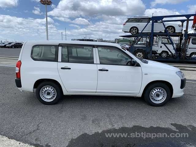 
								TOYOTA PROBOX full									
