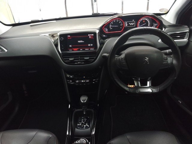 
								PEUGEOT 2008 full									