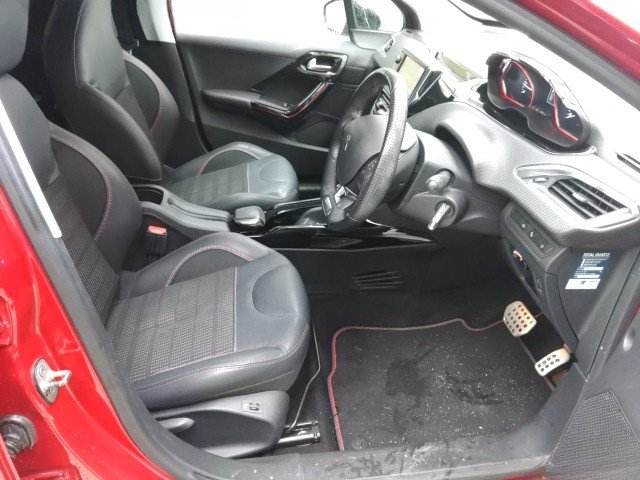 
								PEUGEOT 2008 full									