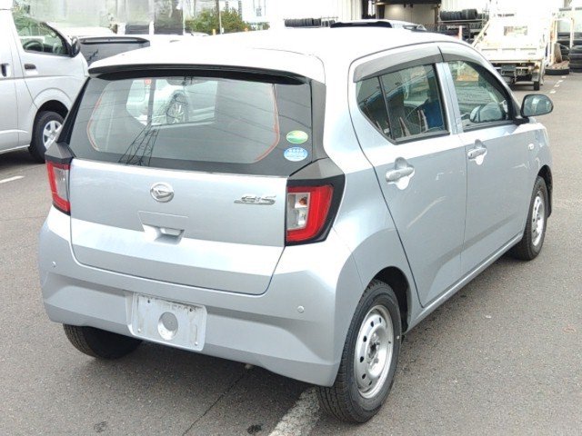 
								DAIHATSU MIRA full									