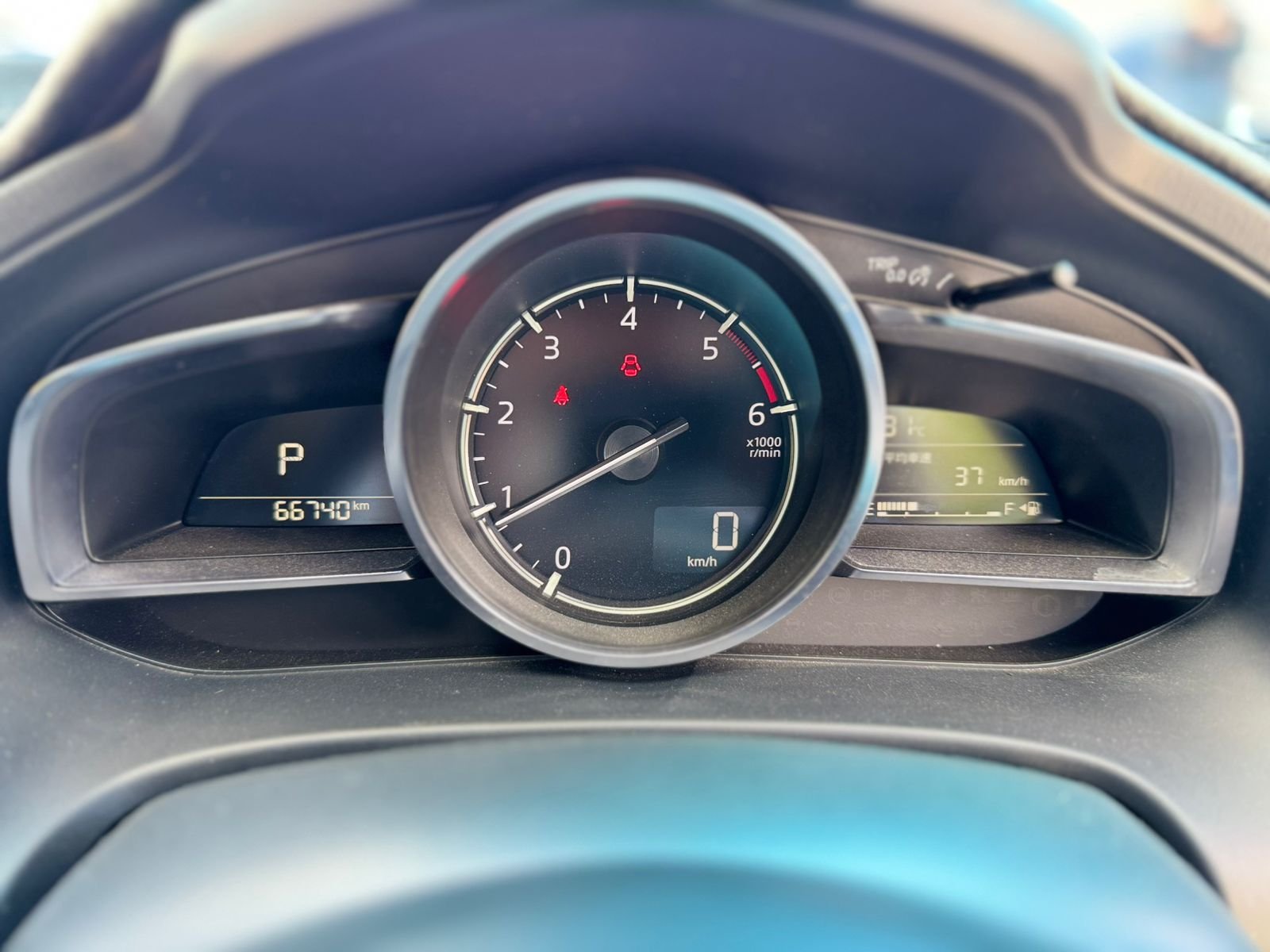 
								MAZDA AXELA full									